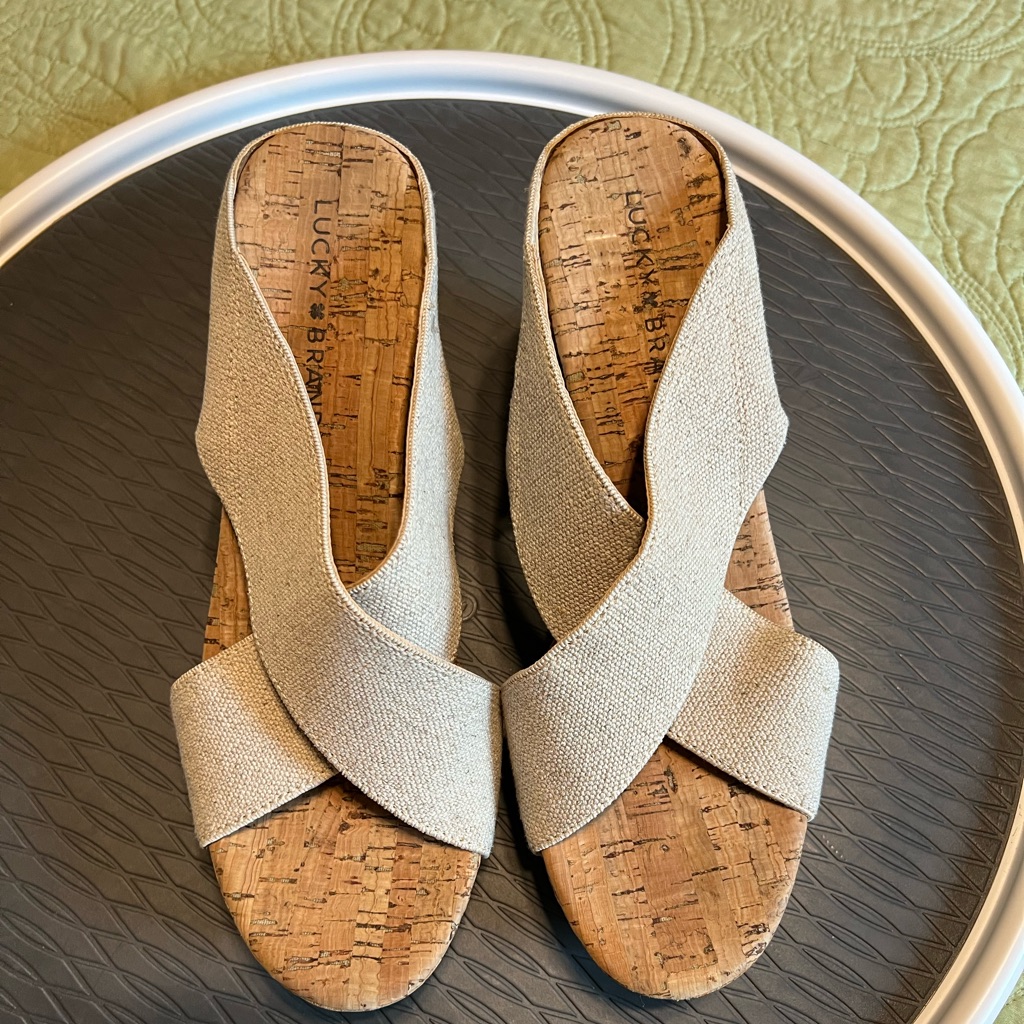 683 Lucky Brand Platform Wedge SlipOn Shoes Size 85